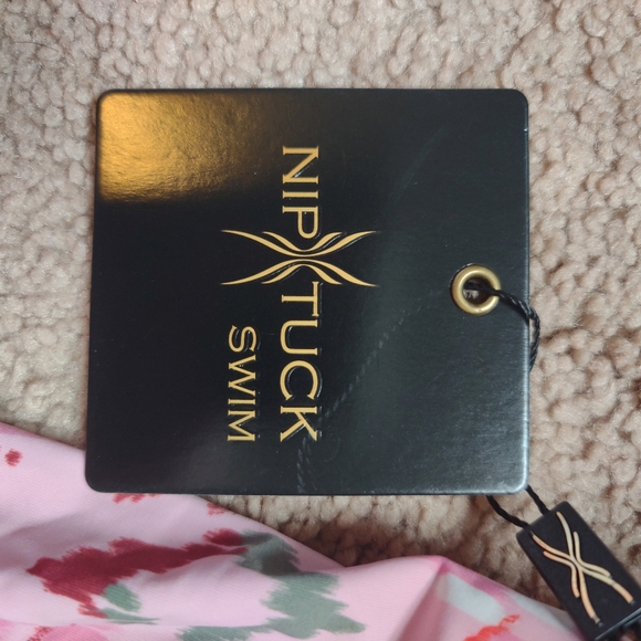 NWT Pink Nip Tuck Swimsuit - size 12 - Picture 4 of 4